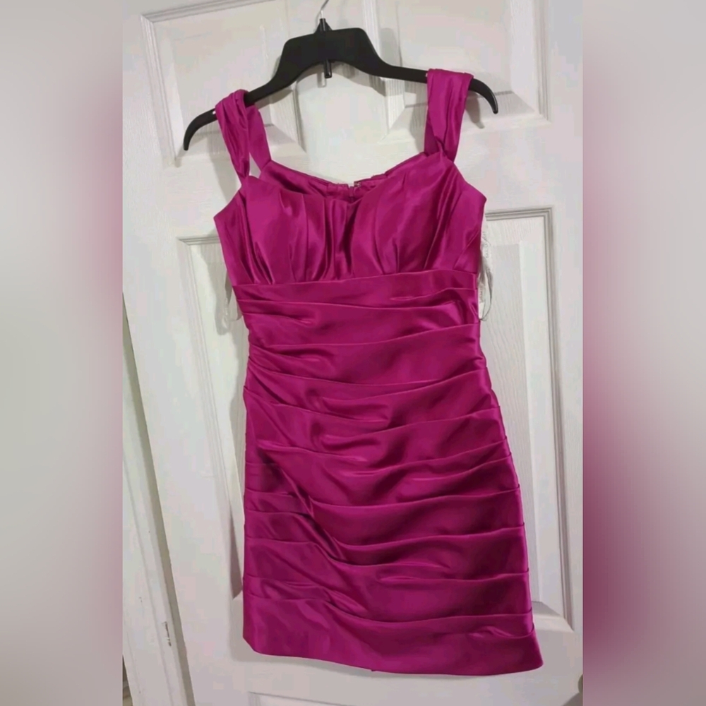Levkoff Women's Dress Size 6 Fuchsia Pink Barbiecon Sexy Lined Built In Bra